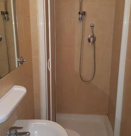 게스트하우스 아트 인 어코모데이션 3*